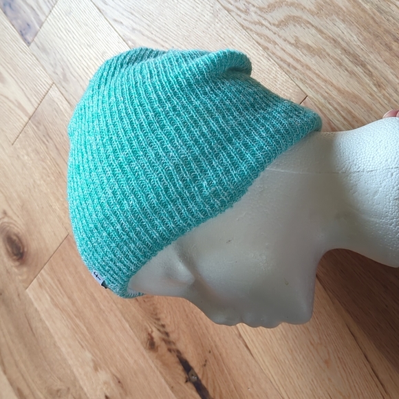 Neff. Mint colour. Toque - Picture 4 of 7